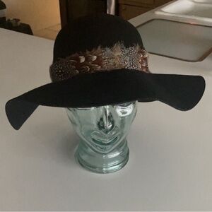 Christys Beautiful and rare wide rim floppy wool hat w/feathered rim Adjustable